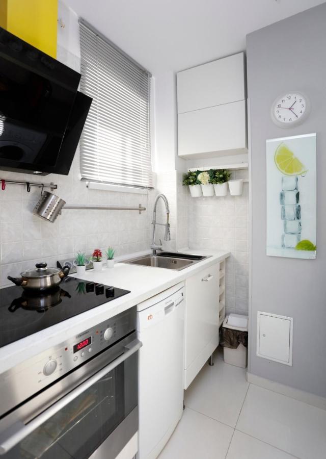 Gorgeous 2 Bedroom Duplex In City Center Bucharest Exterior photo