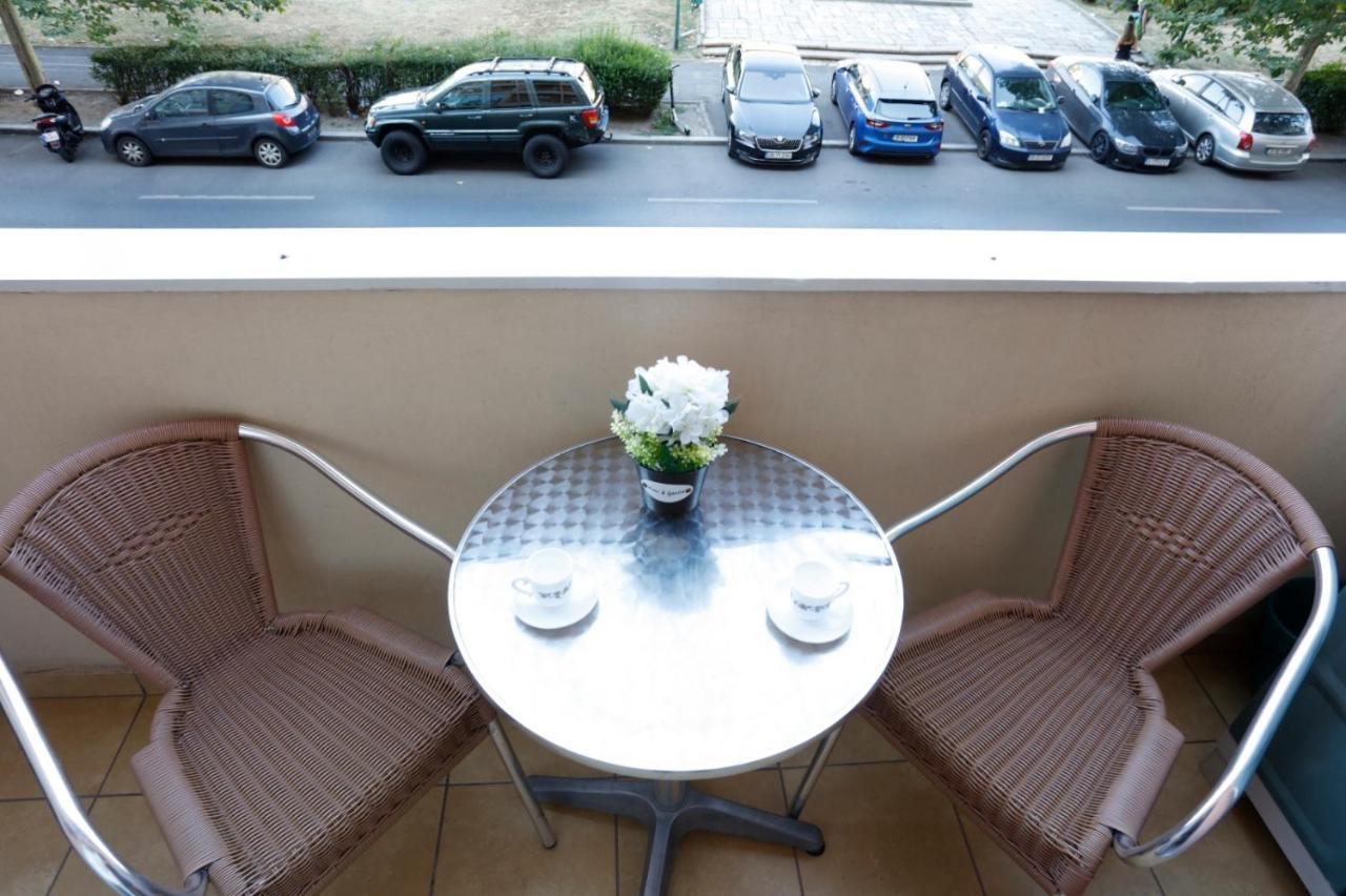 Gorgeous 2 Bedroom Duplex In City Center Bucharest Exterior photo