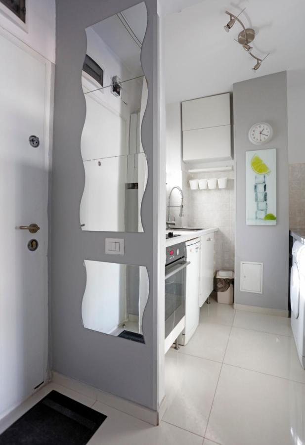 Gorgeous 2 Bedroom Duplex In City Center Bucharest Exterior photo